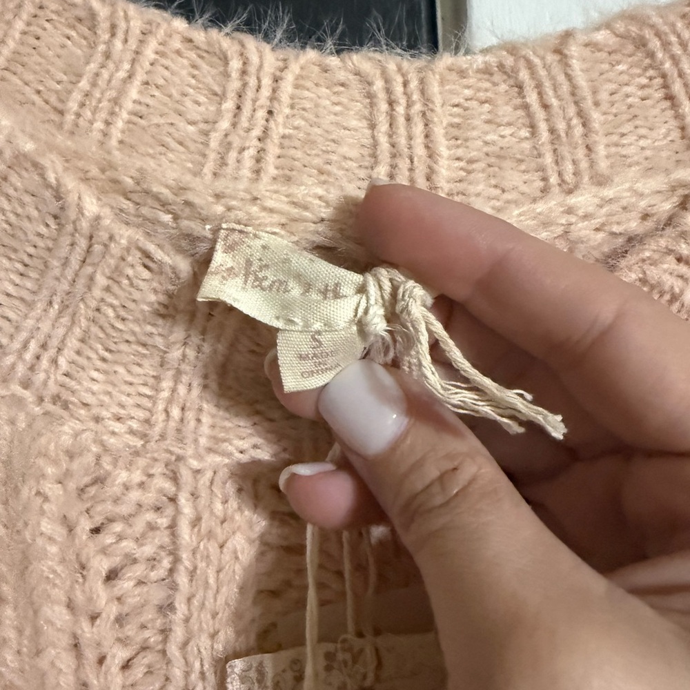 H&M Cream V-Neck Sweater with Cozy Knit - Picture 2 of 4